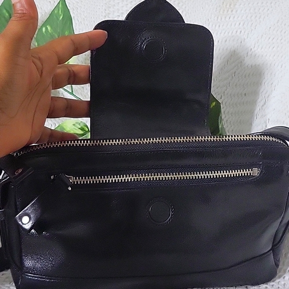 Kenneth Cole Black Genuine Leather Over the Shoulder Bag Purse - Picture 8 of 12